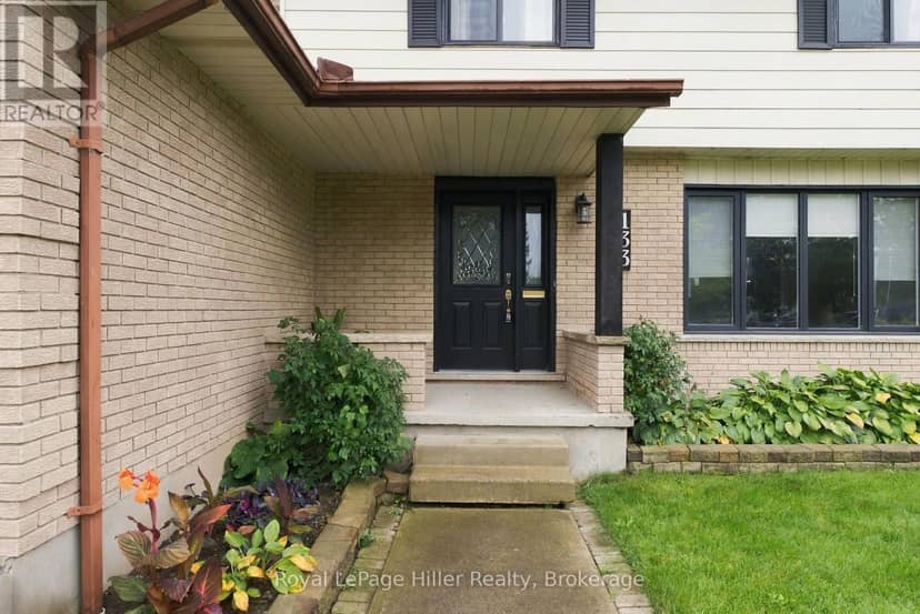 133 Braemar Crescent — photo 3 of 40