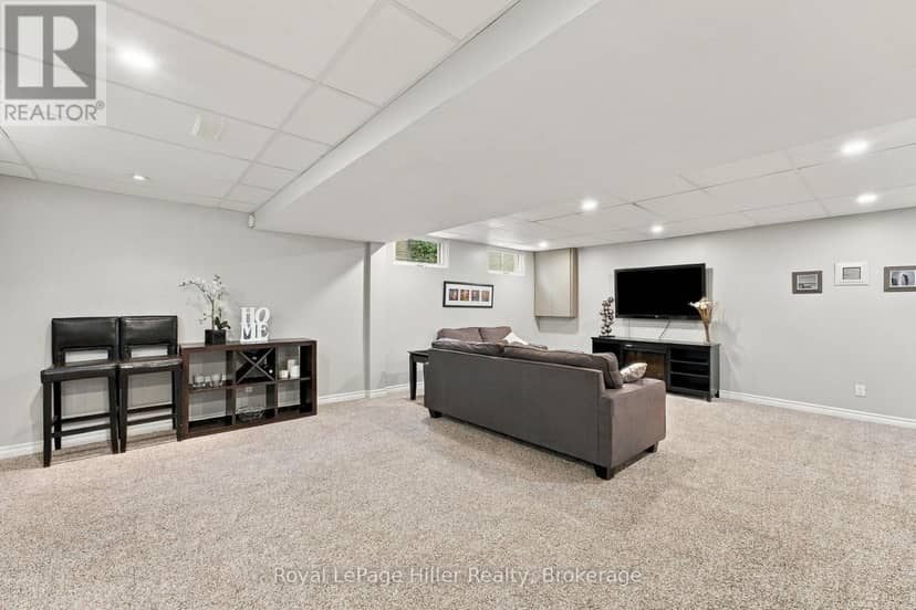 133 Braemar Crescent — photo 34 of 40