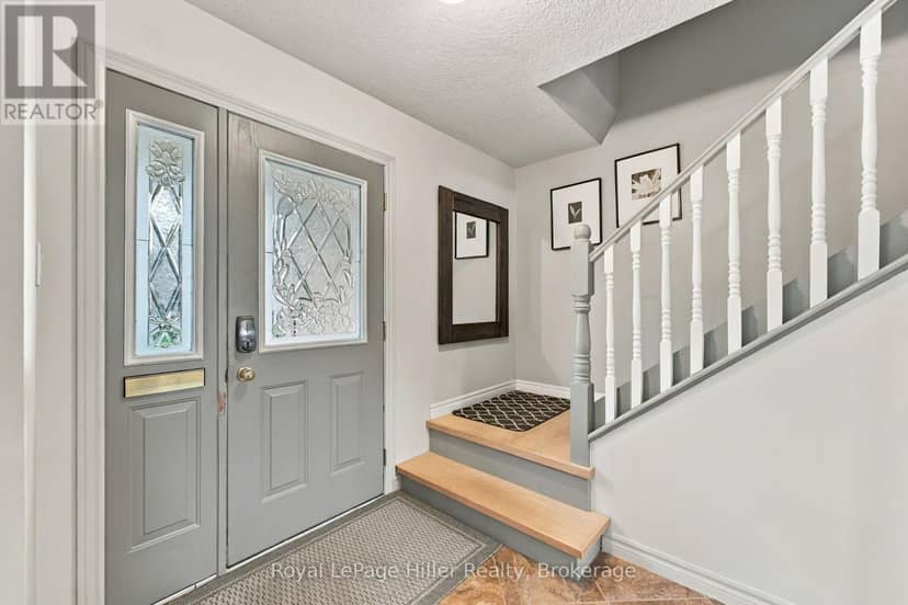 133 Braemar Crescent — photo 5 of 40