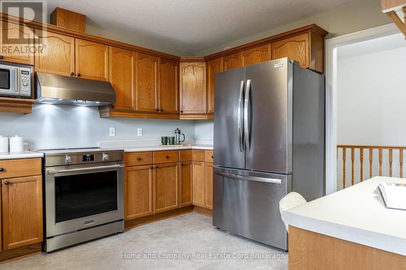 5 Ridgewood Crescent — photo 12 of 40