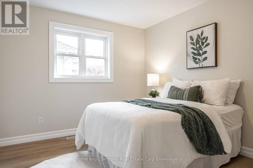 5 Ridgewood Crescent — photo 21 of 40