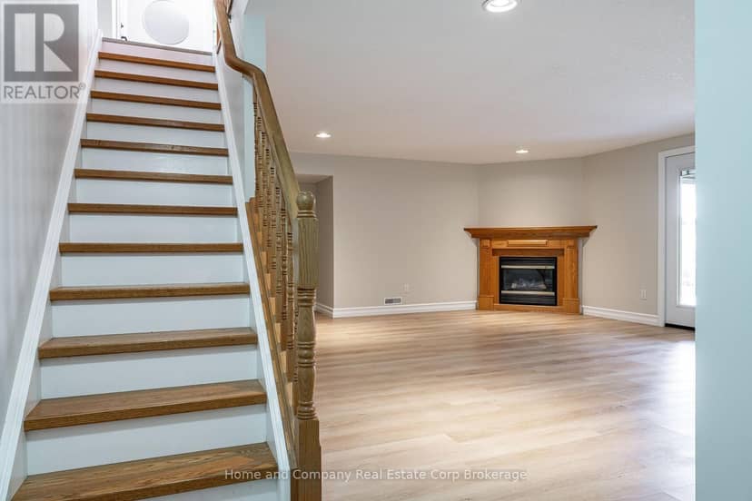 5 Ridgewood Crescent — photo 24 of 40