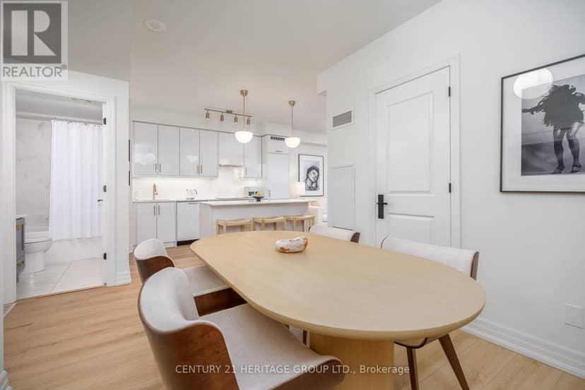 1807 - 9075 Jane Street — photo 25 of 40