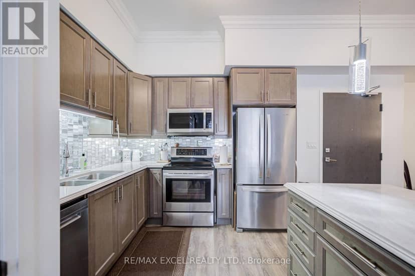 103 - 2 Adam Sellers Street — photo 13 of 40