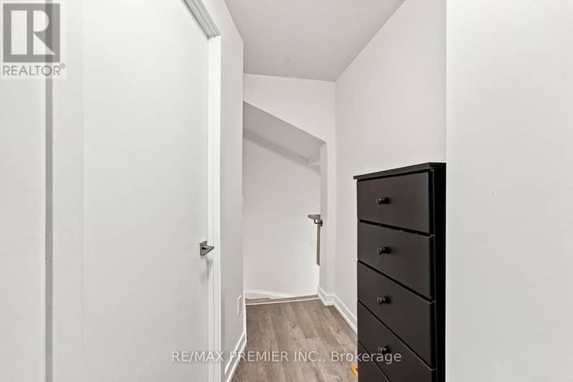102 - 8 Walder Lane — photo 23 of 38