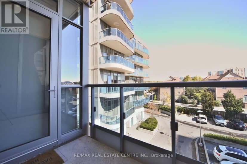 315 - 9471 Yonge Street — photo 14 of 23