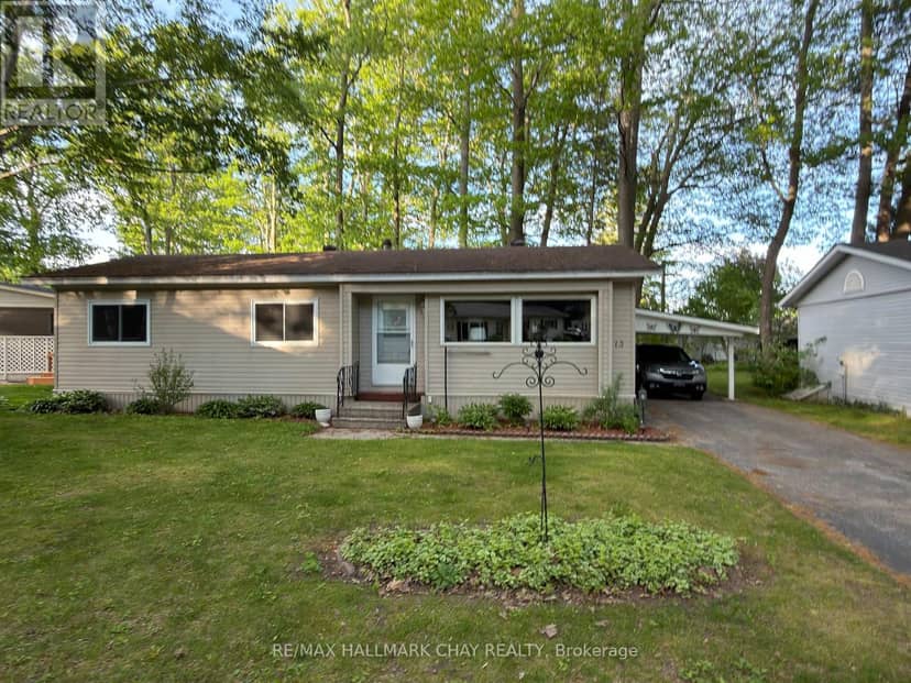 13 Carruthers Street N, Wasaga Beach, photo 2