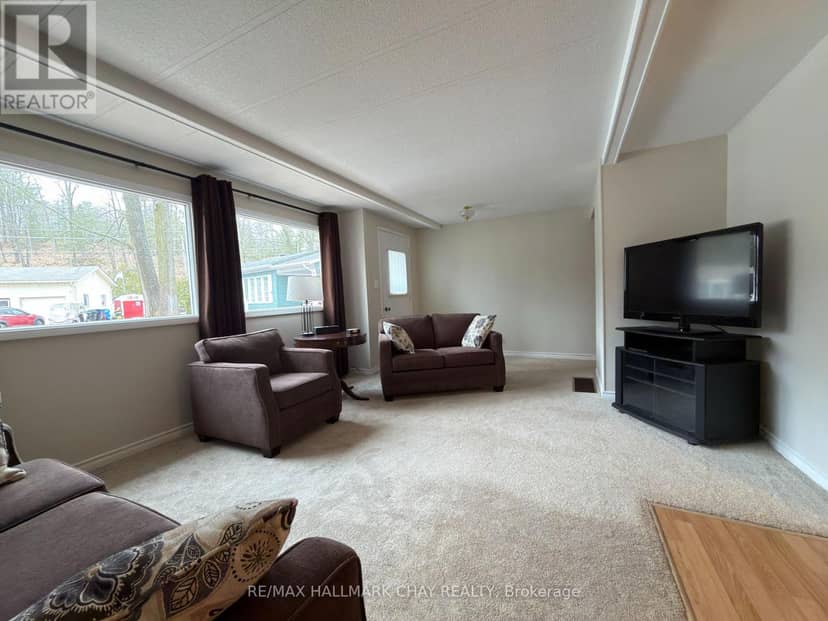 13 Carruthers Street N, Wasaga Beach, photo 8