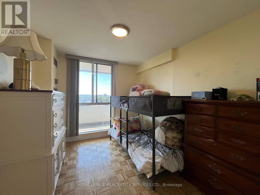 902 - 1300 Mississauga Valley Boulevard — photo 13 of 31