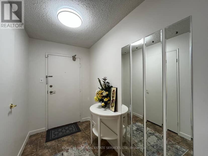 902 - 1300 Mississauga Valley Boulevard — photo 17 of 31