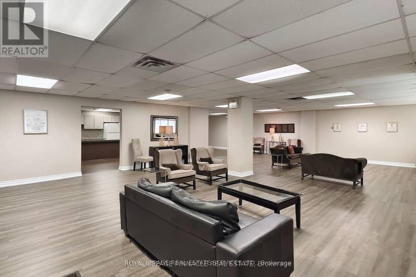 902 - 1300 Mississauga Valley Boulevard — photo 26 of 31