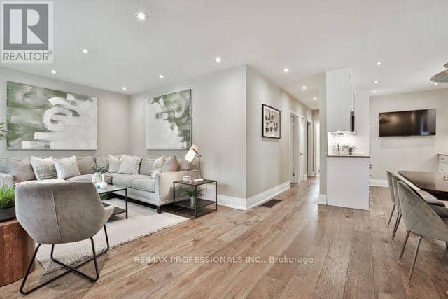 17 Loney Avenue, Toronto, photo 2