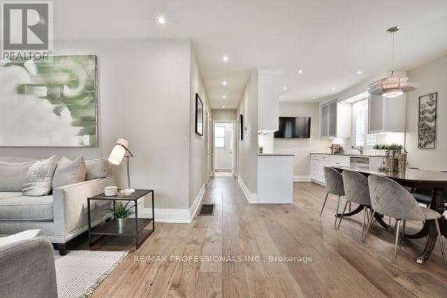 17 Loney Avenue, Toronto, photo 5