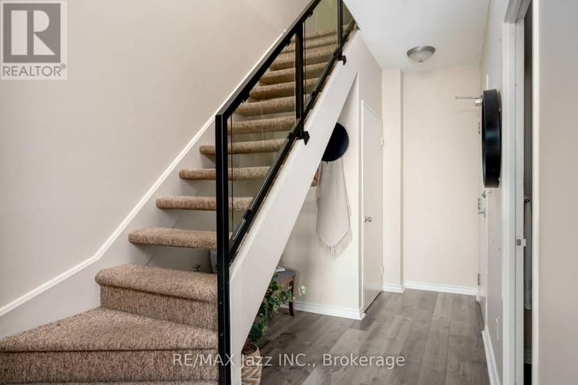 609 - 200 Manitoba Street — photo 8 of 40