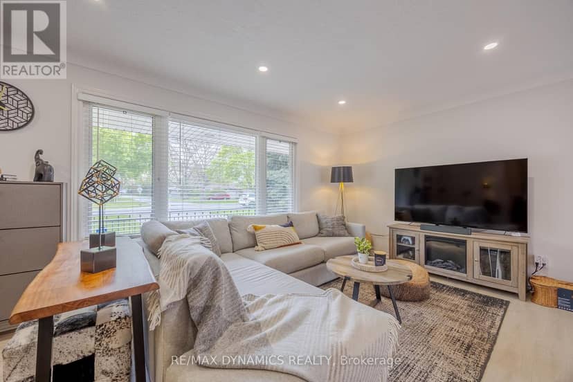 87 Rochelle Drive — photo 8 of 39