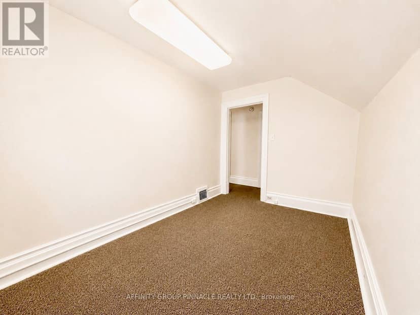 221 Kent Street W — photo 34 of 40