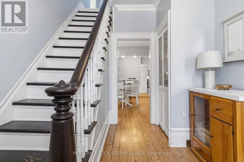 254 King Street E — photo 10 of 40