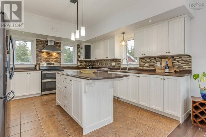 307 Leslie Road — photo 12 of 40