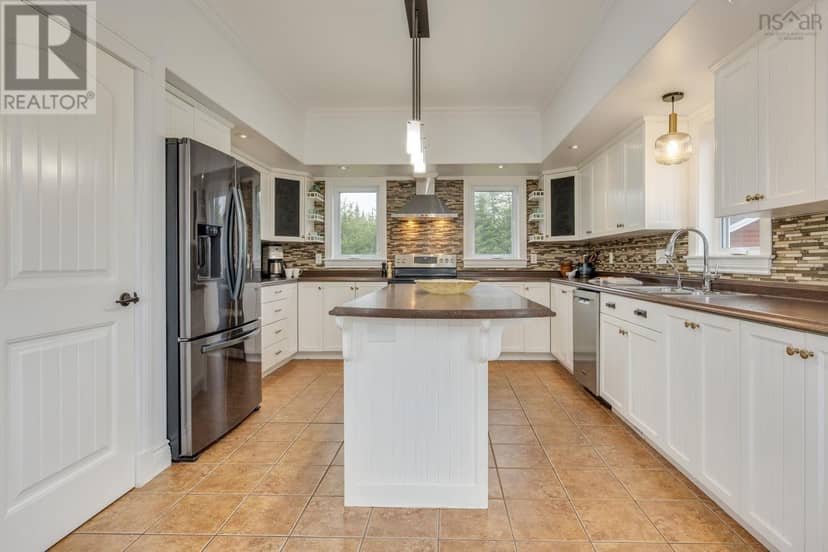307 Leslie Road — photo 10 of 40