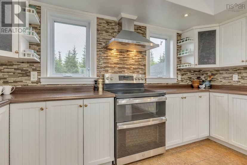 307 Leslie Road — photo 13 of 40
