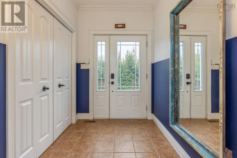 307 Leslie Road, East Lawrencetown, photo 3