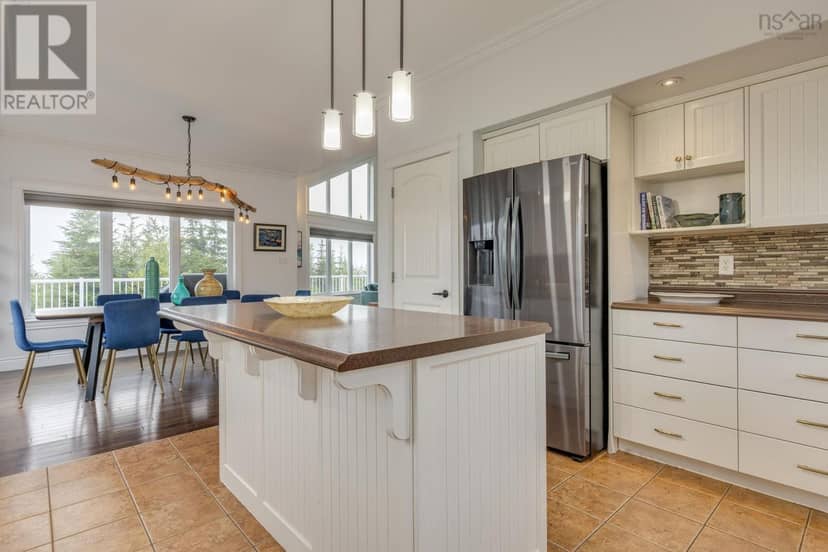 307 Leslie Road — photo 15 of 40