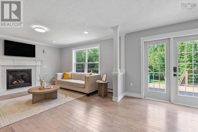 275 Canterbury Lane, Fall River, photo 4