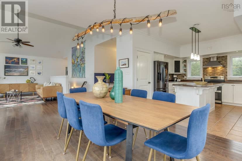 307 Leslie Road — photo 9 of 40