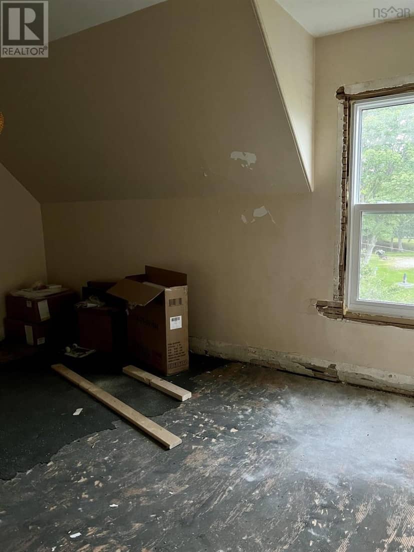 1042 Highway 335 — photo 10 of 10