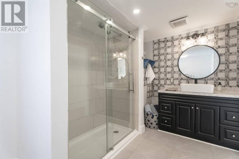 9 Heather Street — photo 14 of 18