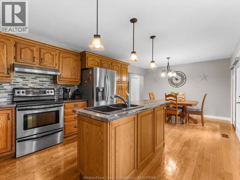124 Allison AVENUE — photo 10 of 40