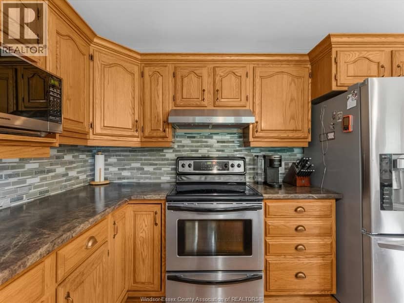 124 Allison AVENUE — photo 11 of 40