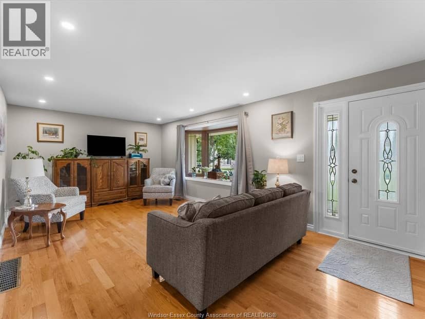 124 Allison AVENUE, Essex, photo 2