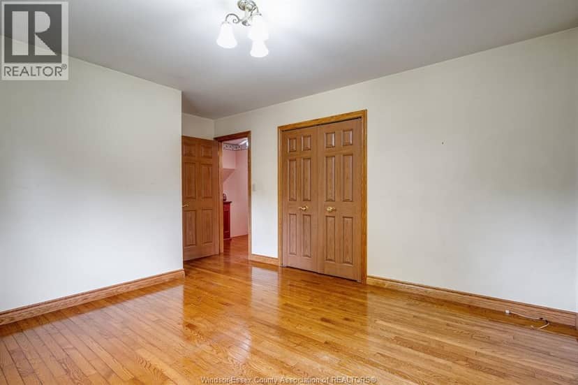 1379 Oxford Ave — photo 21 of 40