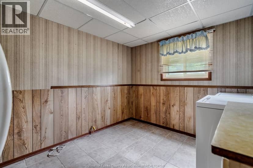 1379 Oxford Ave — photo 26 of 40