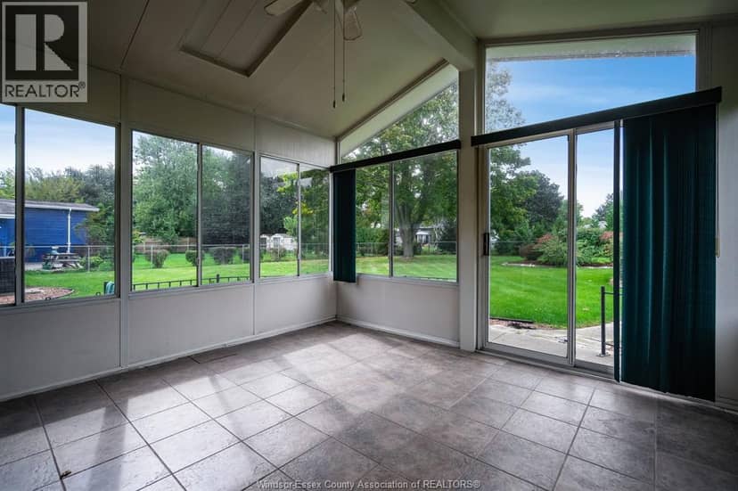 1379 Oxford Ave — photo 31 of 40
