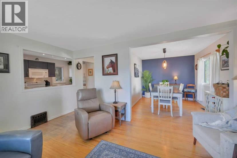 3622 41 Avenue — photo 9 of 40