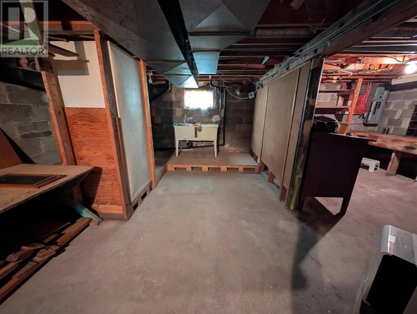 332 Winnipeg ST — photo 7 of 18
