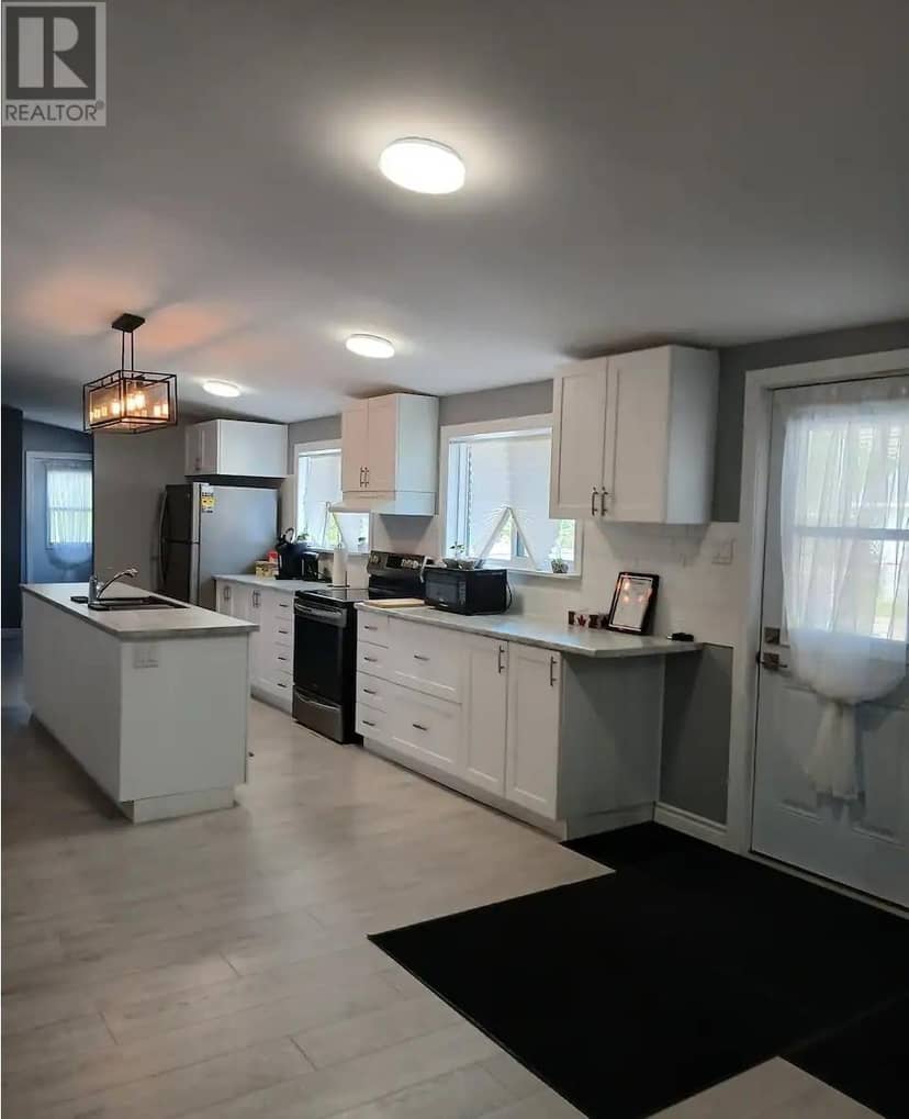 9 Central AVE, Elliot Lake, photo 4