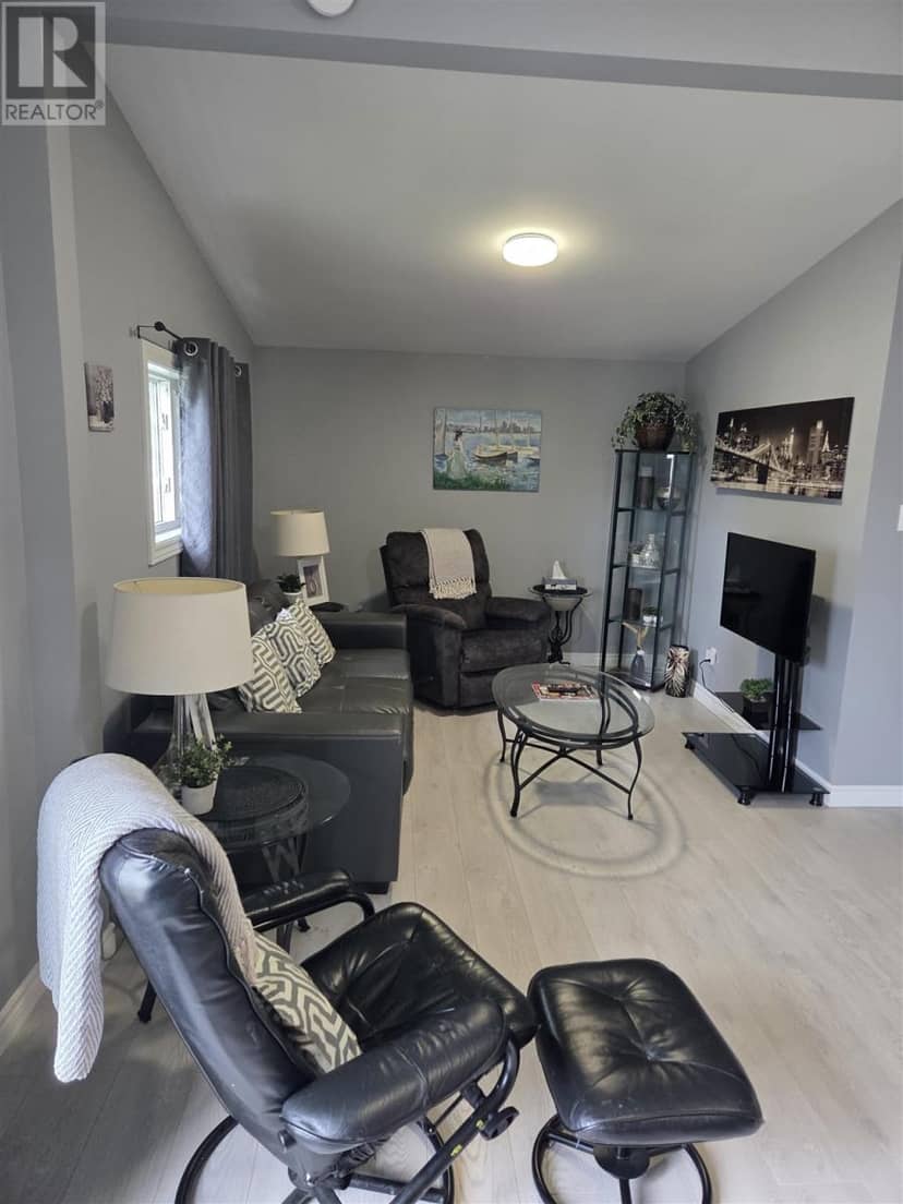 9 Central AVE, Elliot Lake, photo 8