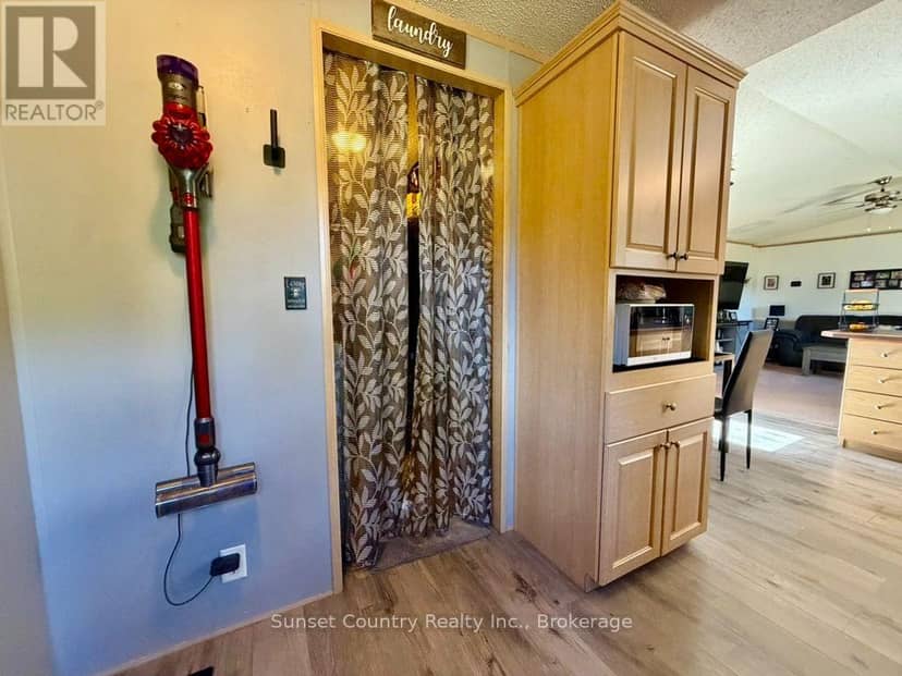 7 - 143 Marion Road — photo 15 of 21