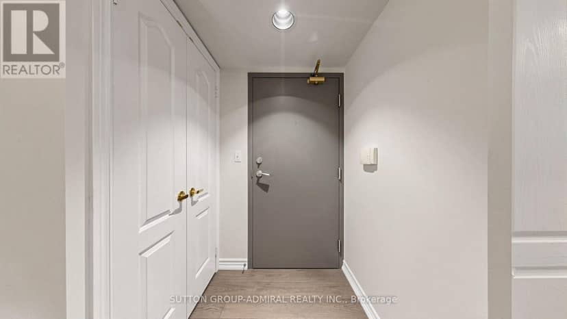 701 - 30 Hayden Street — photo 11 of 40