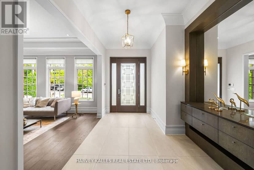 163 Cortleigh Boulevard, Toronto, photo 3