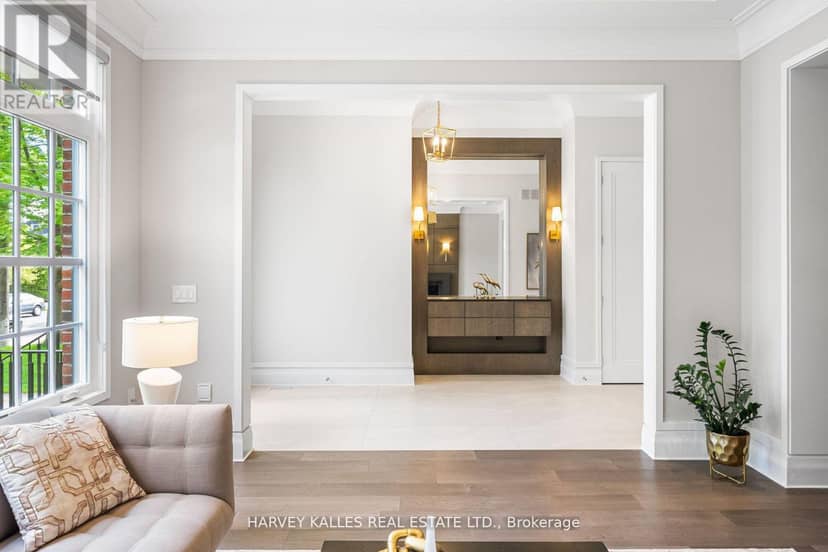 163 Cortleigh Boulevard, Toronto, photo 8
