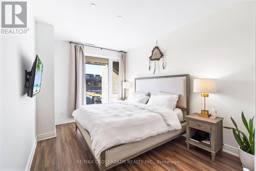 TH102 - 9618 Yonge Street — photo 21 of 31