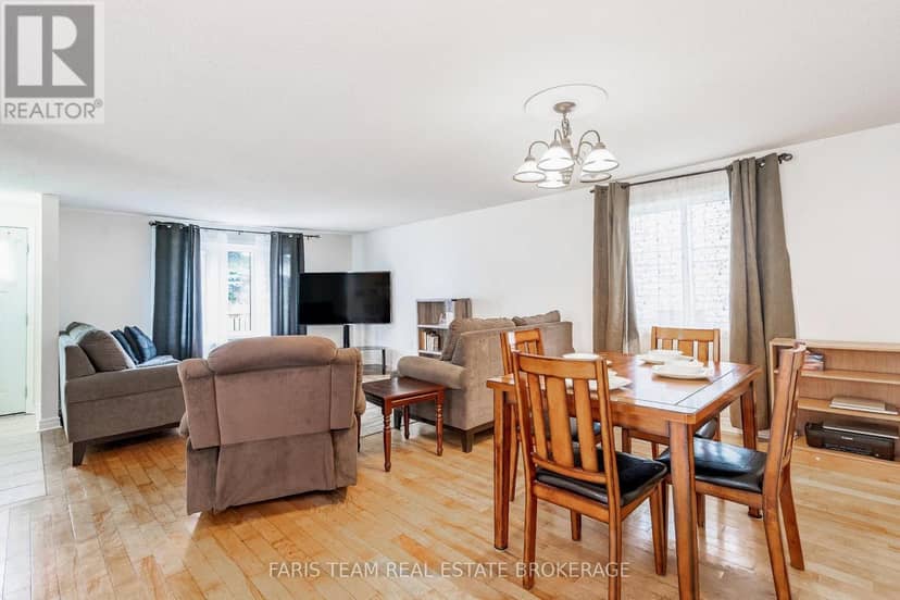 24 Laurie Crescent — photo 12 of 39