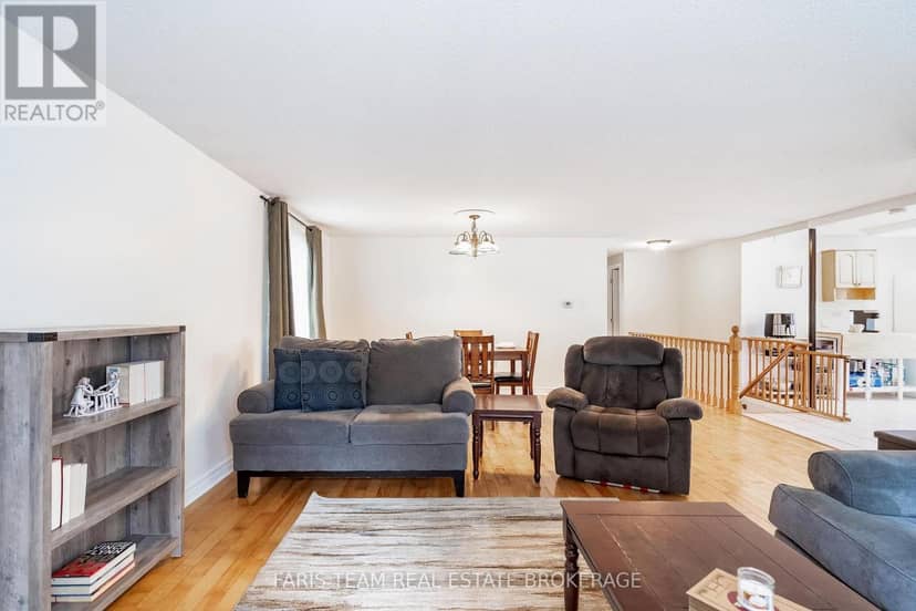 24 Laurie Crescent — photo 17 of 39