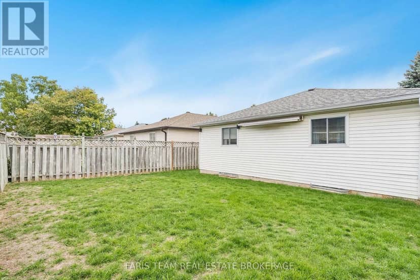 24 Laurie Crescent — photo 30 of 39
