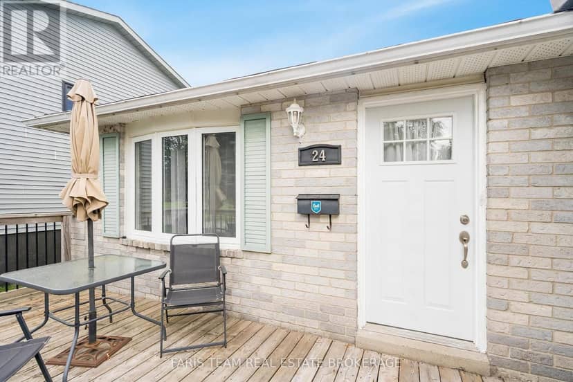 24 Laurie Crescent — photo 4 of 39