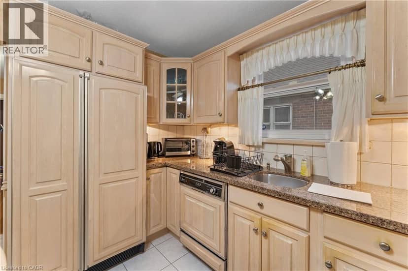 193 HUXLEY Avenue S — photo 12 of 39